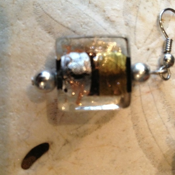 Local artisan gold and silver earrings - Picture 3 of 4